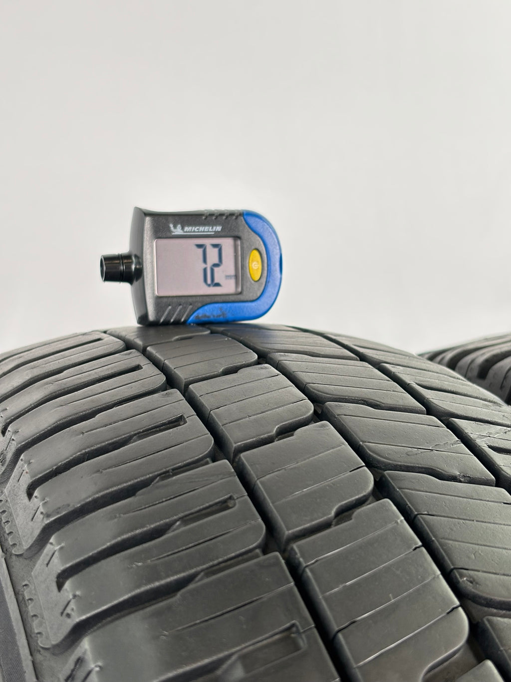 215/70 R15C 107S Kleber Transpro 4S