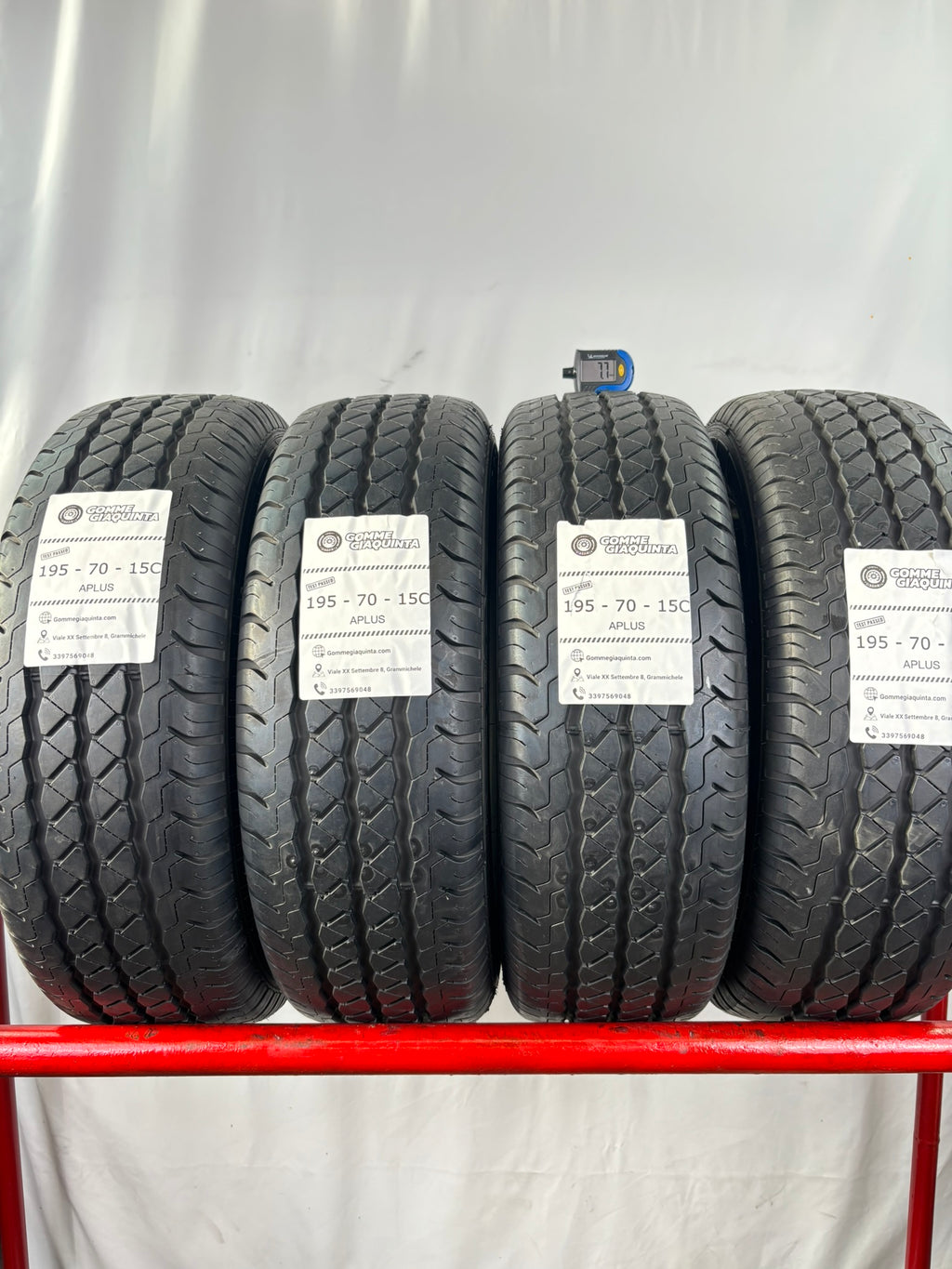 195/70 R15C 104/102R Aplus A867