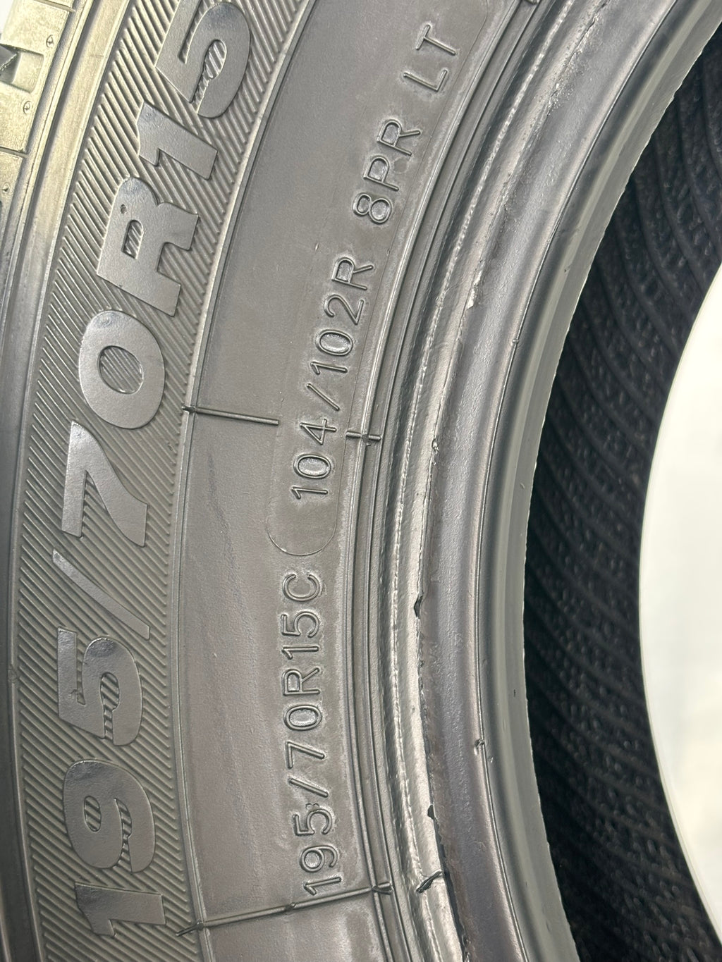 195/70 R15C 104/102R Aplus A867