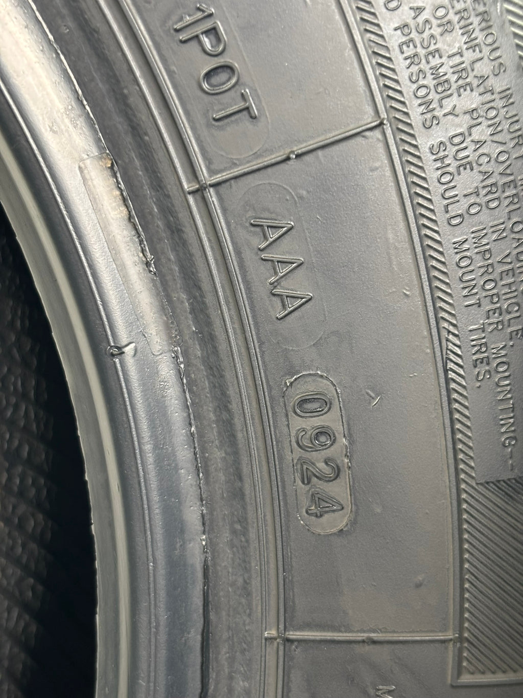 195/70 R15C 104/102R Aplus A867