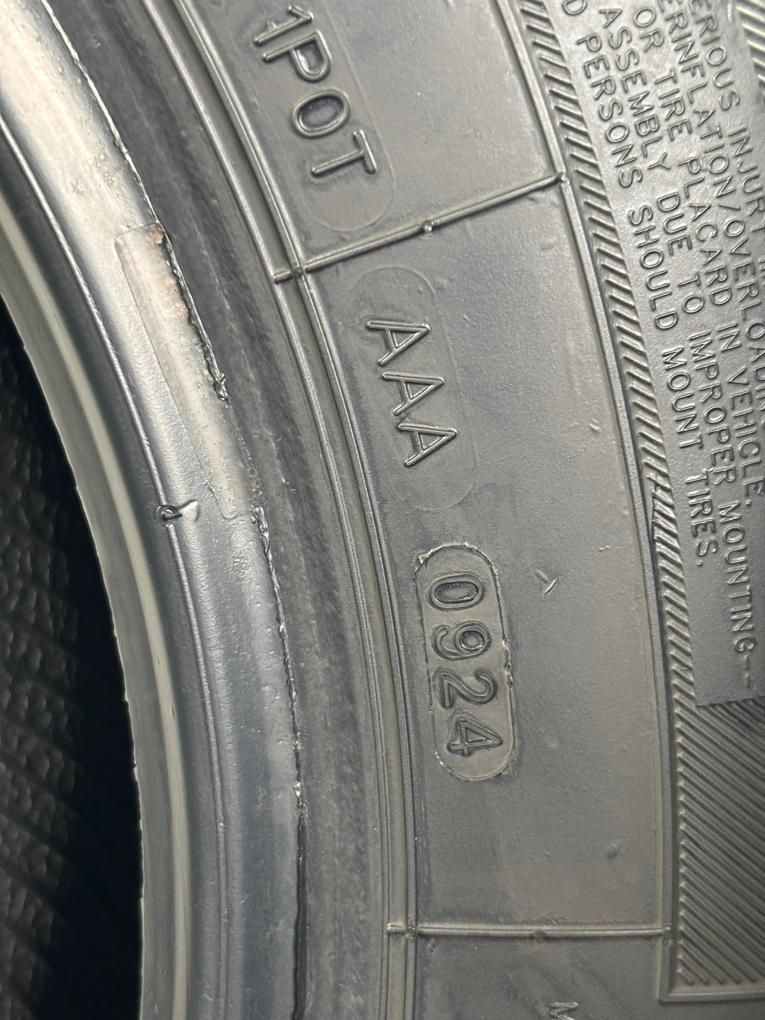 195/70 R15C 104/102R Aplus A867