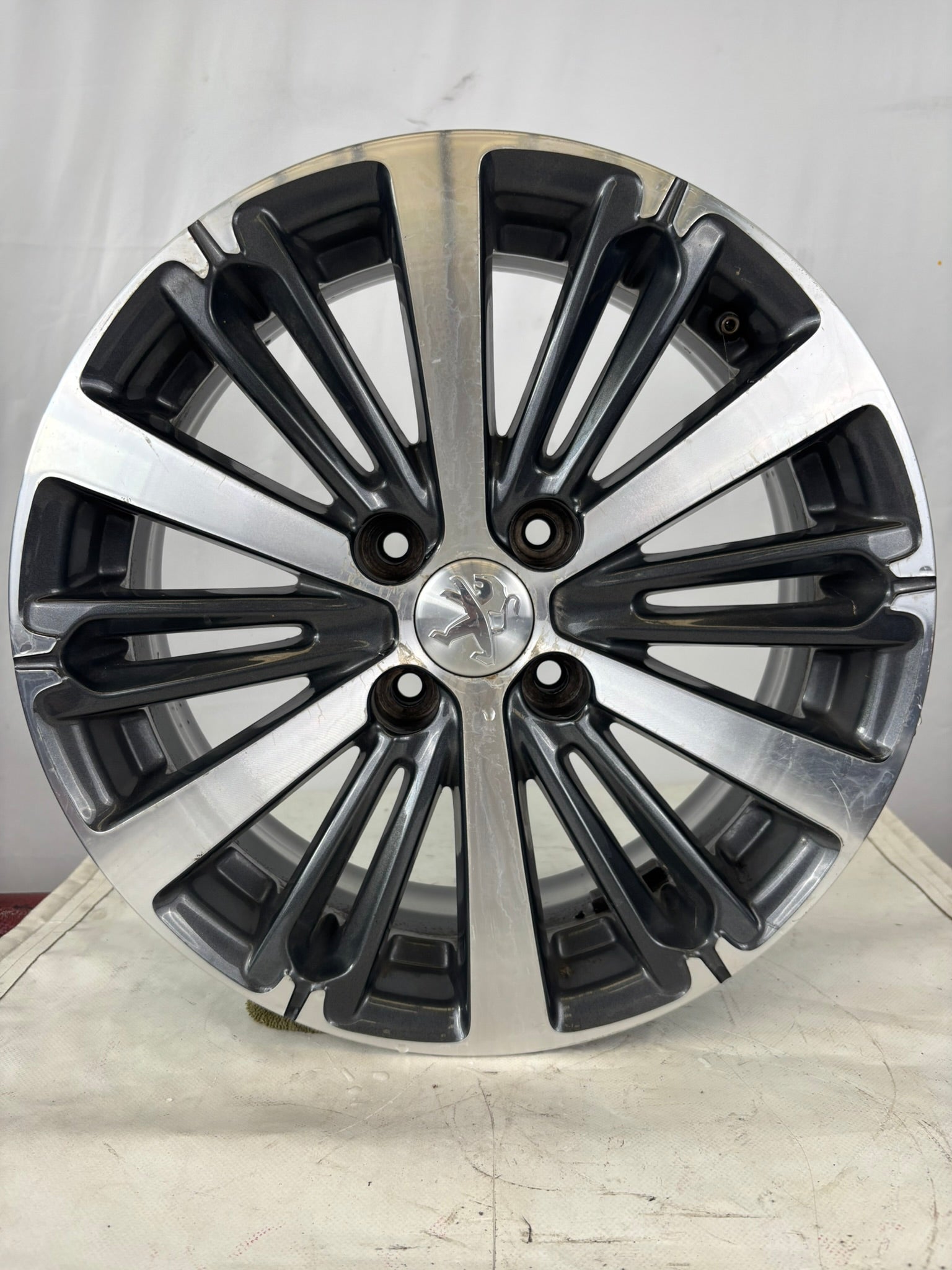 1 Cerchio in lega Peugeot 16"