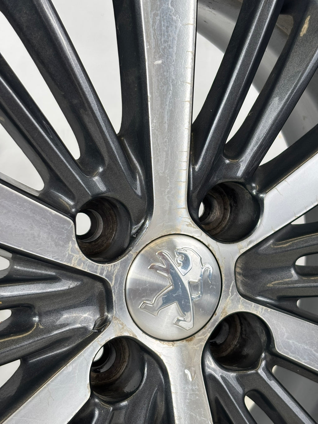 1 Cerchio in lega Peugeot 16"