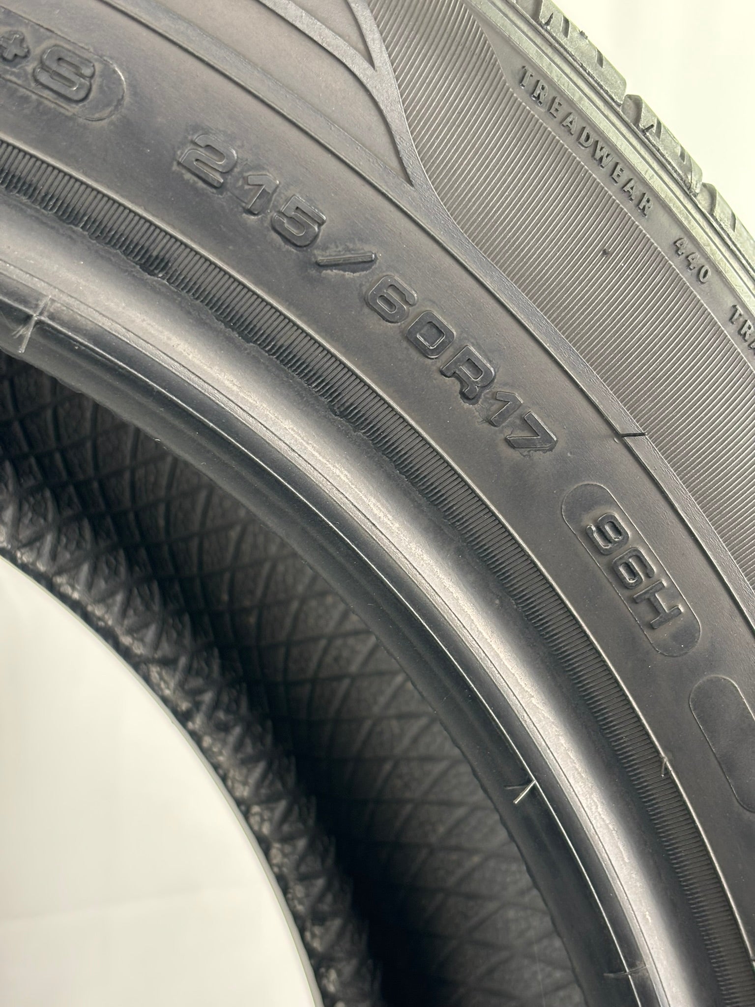 215/60 R17 96H Good Year M+S