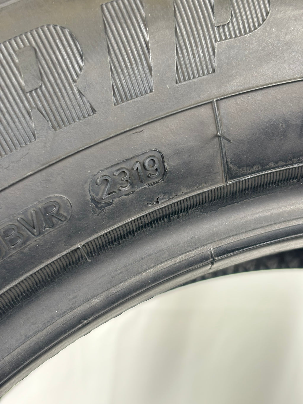 215/60 R17 96H Good Year M+S