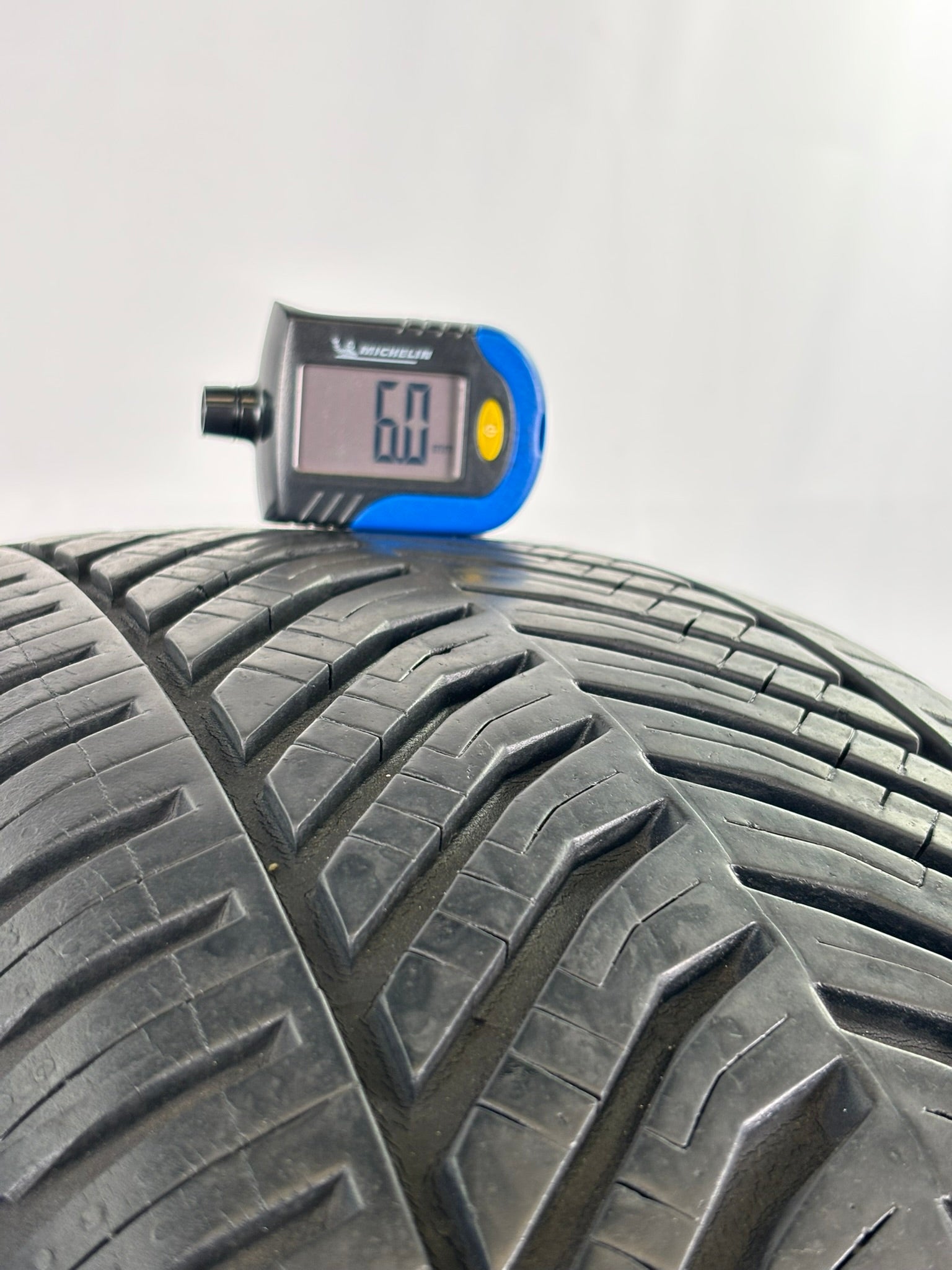 215/55 R17 94V Strial All Season M+S