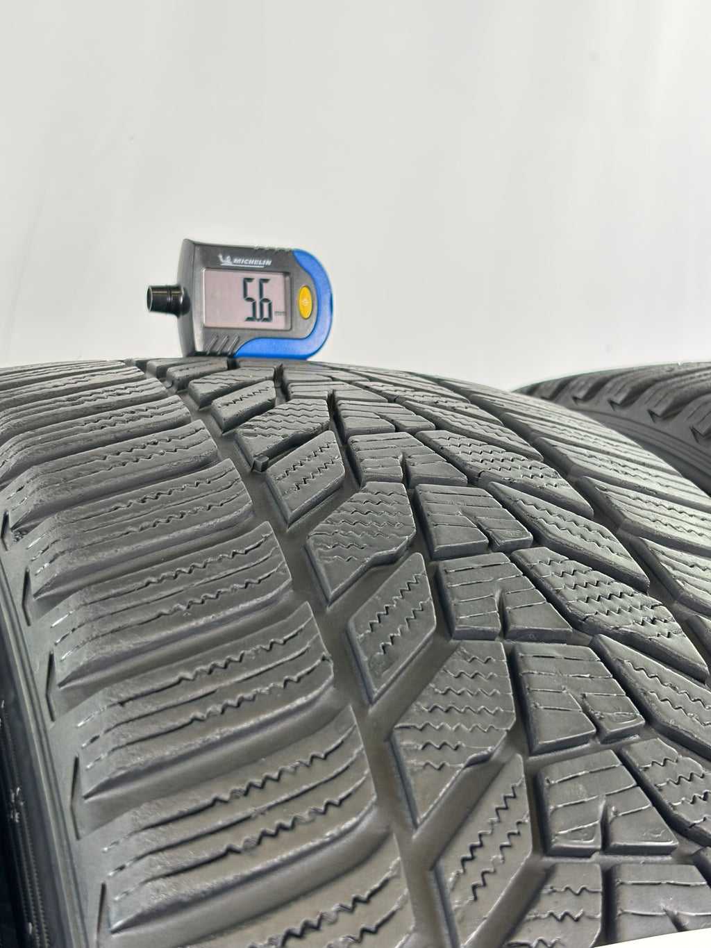245/40 R19 98V Hankook Winter I*cept Evo3 M+S