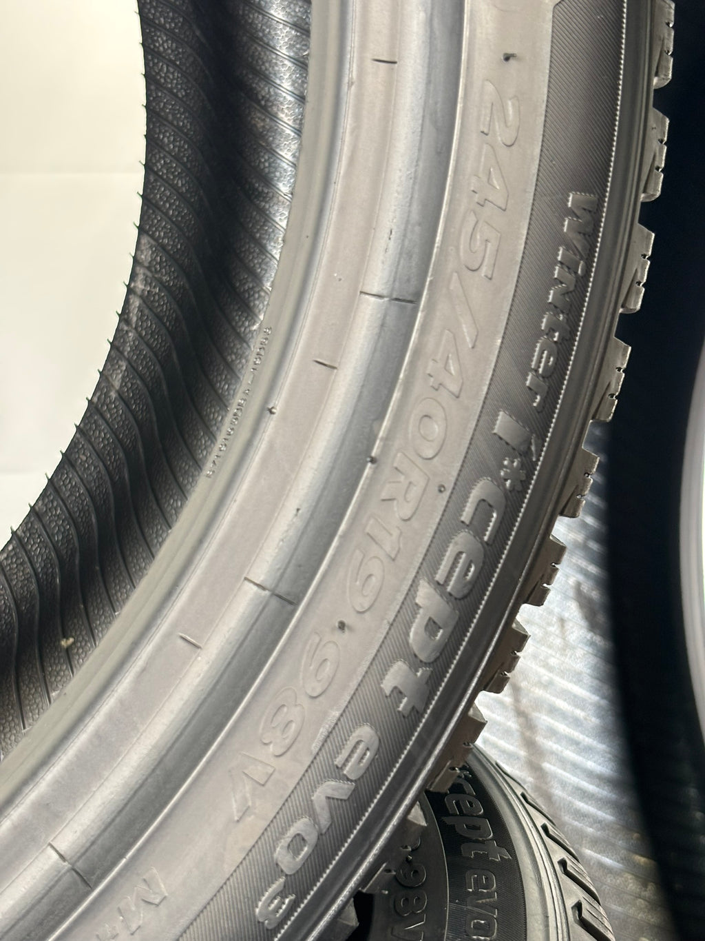 245/40 R19 98V Hankook Winter I*cept Evo3 M+S
