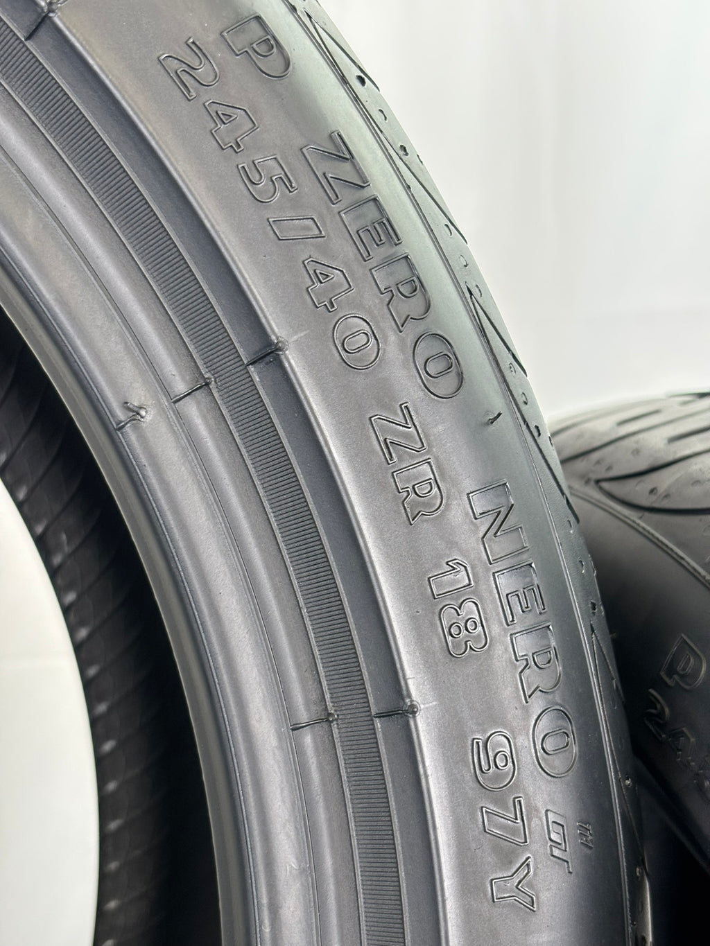 245/40 R18 97Y Pirelli Pzero Nero gt