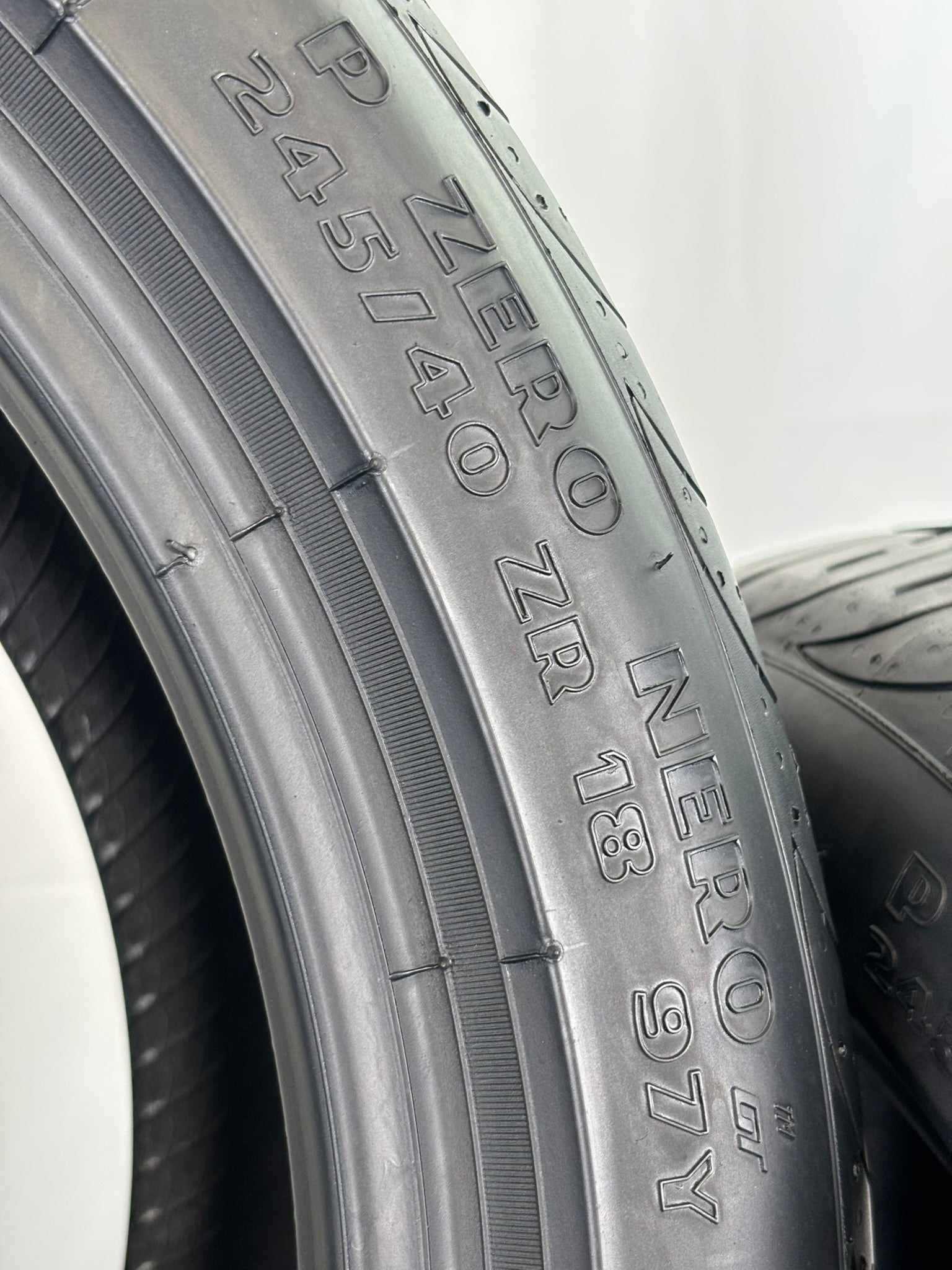 245/40 R18 97Y Pirelli Pzero Nero gt