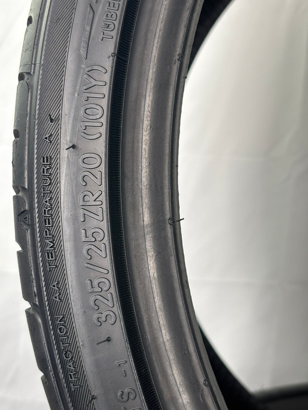 325/25 R20 101Y Toyo Proxes T1 Sport