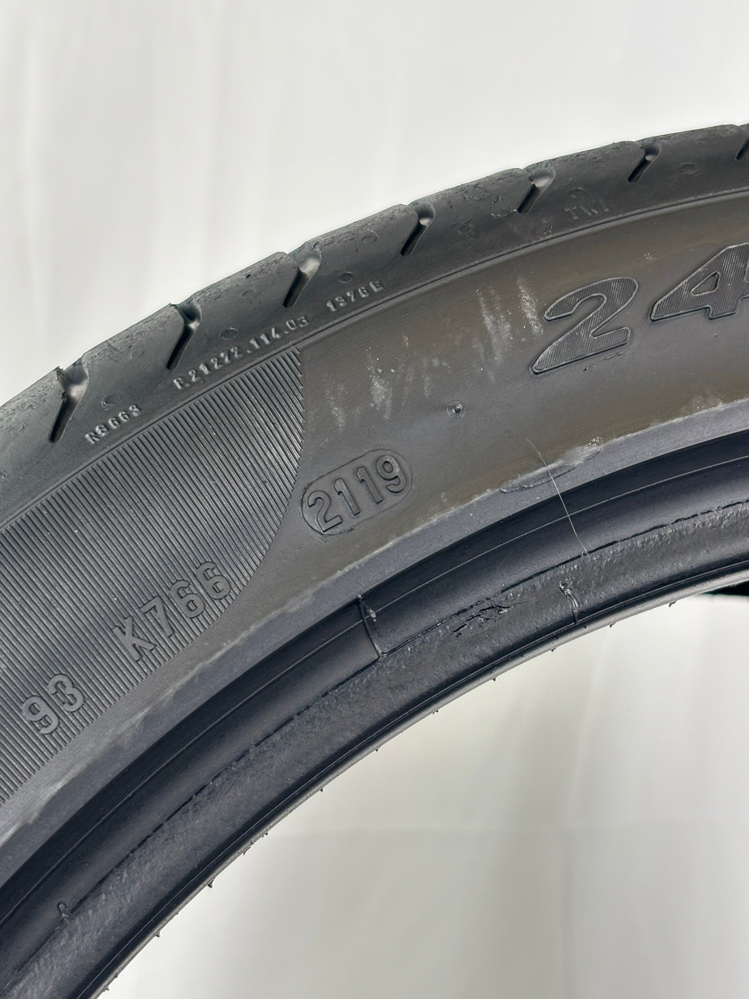 245/40 R19 98Y XL Pirelli Pzero