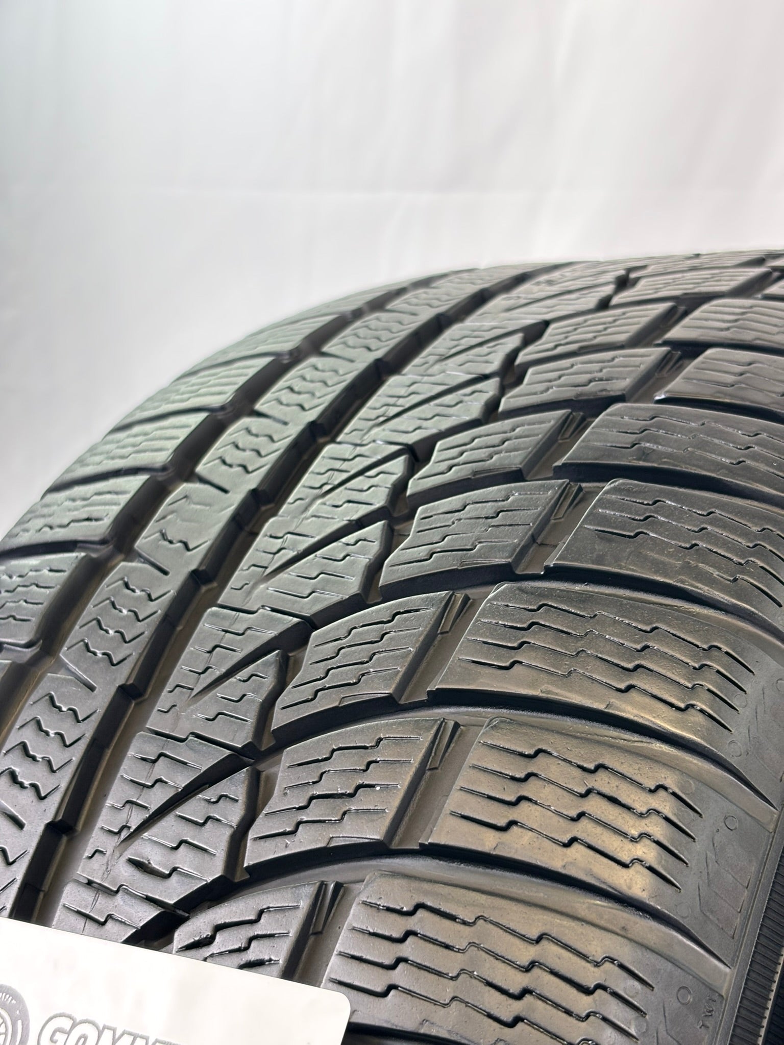 245/40 R17 95H XL Nokian Wr r4 M+S
