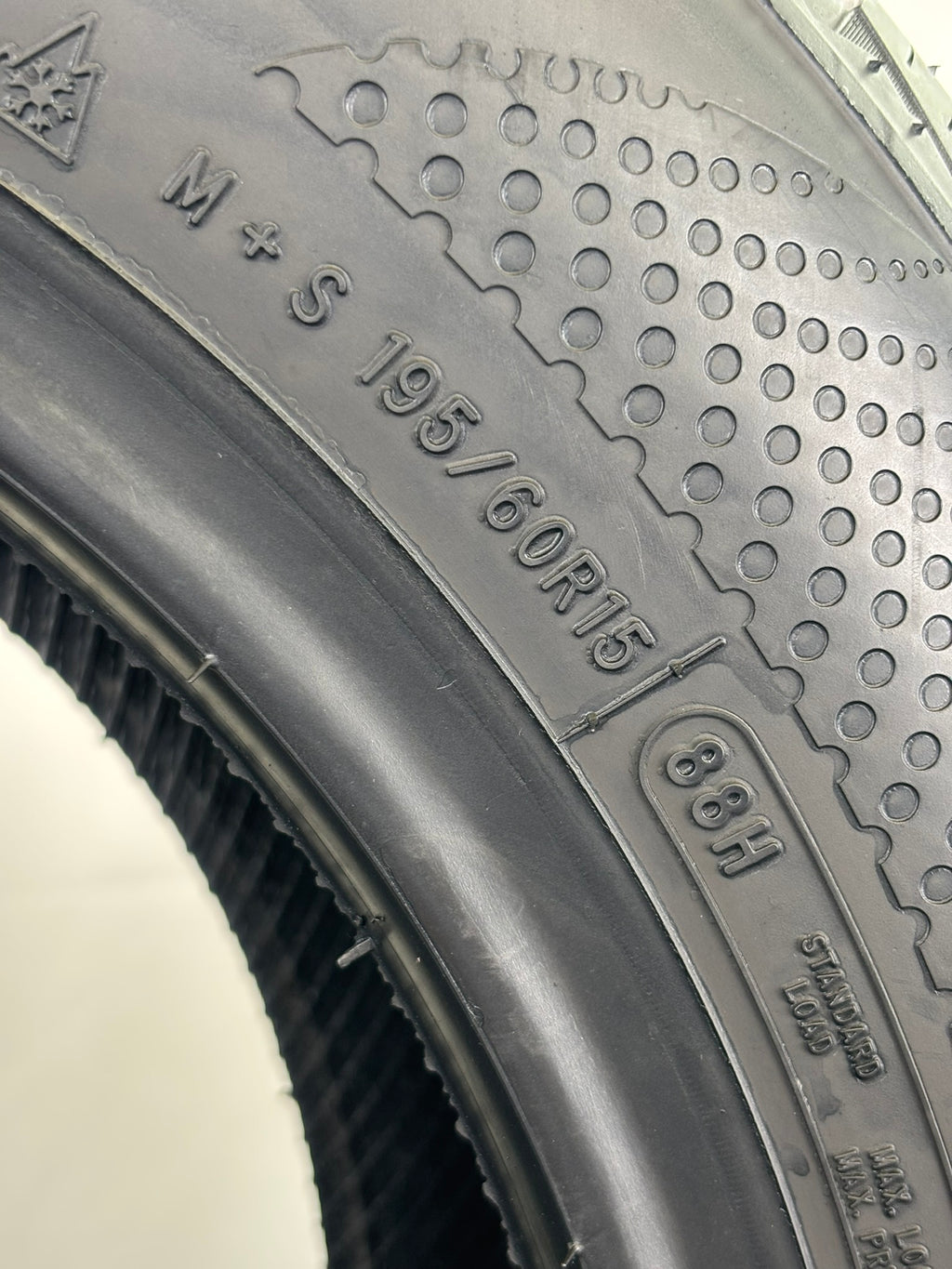 196/60 R15 88H Austone M+S