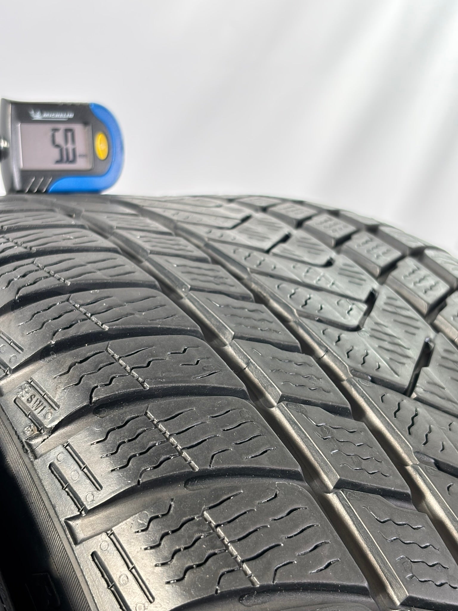275/40 R19 105V RFT Pirelli SottoZero Winter M+S