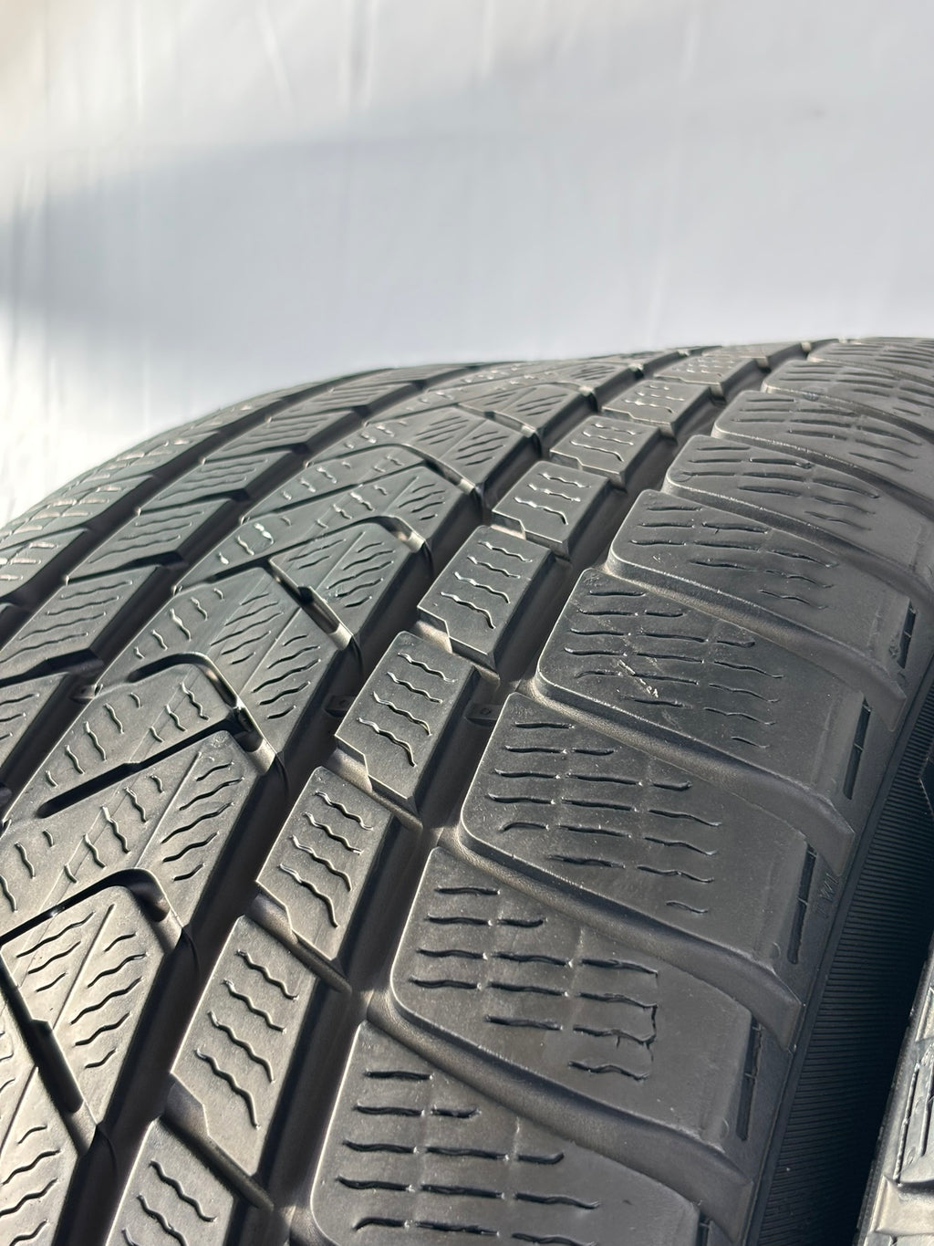 275/40 R19 105V RFT Pirelli SottoZero Winter M+S