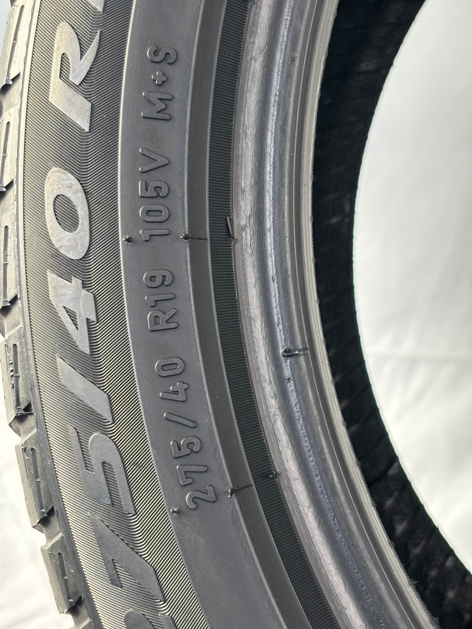 275/40 R19 105V RFT Pirelli SottoZero Winter M+S