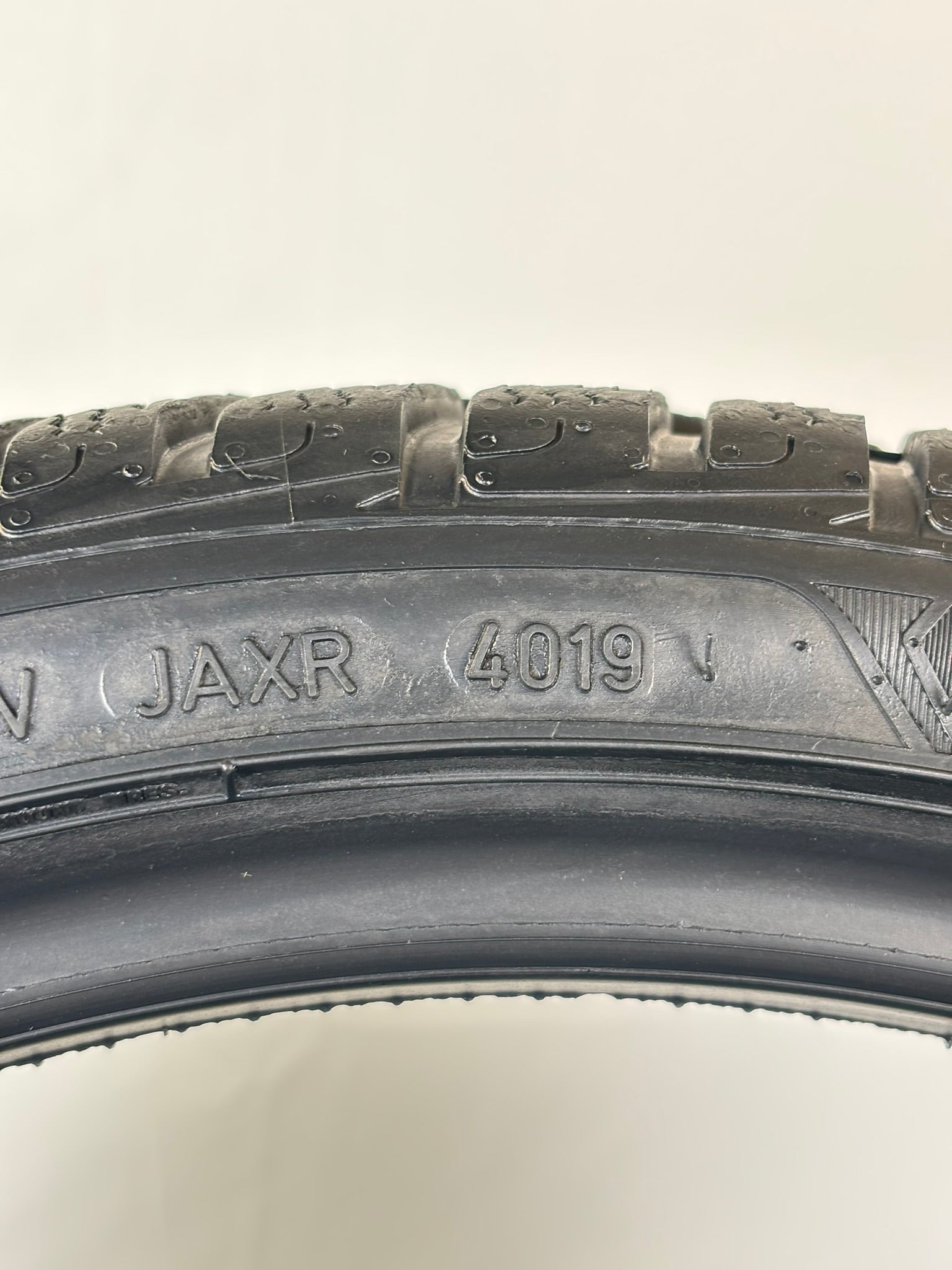 235/35 R19 91W XL Good Year Ultra Grip M+S