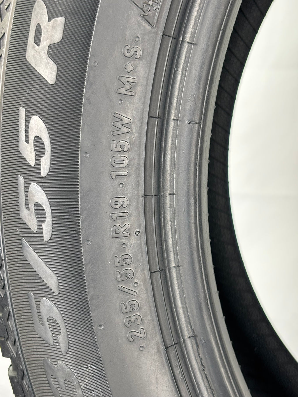 235/55 R19 105W Pirelli All Season Scorpion Sf2 M+S