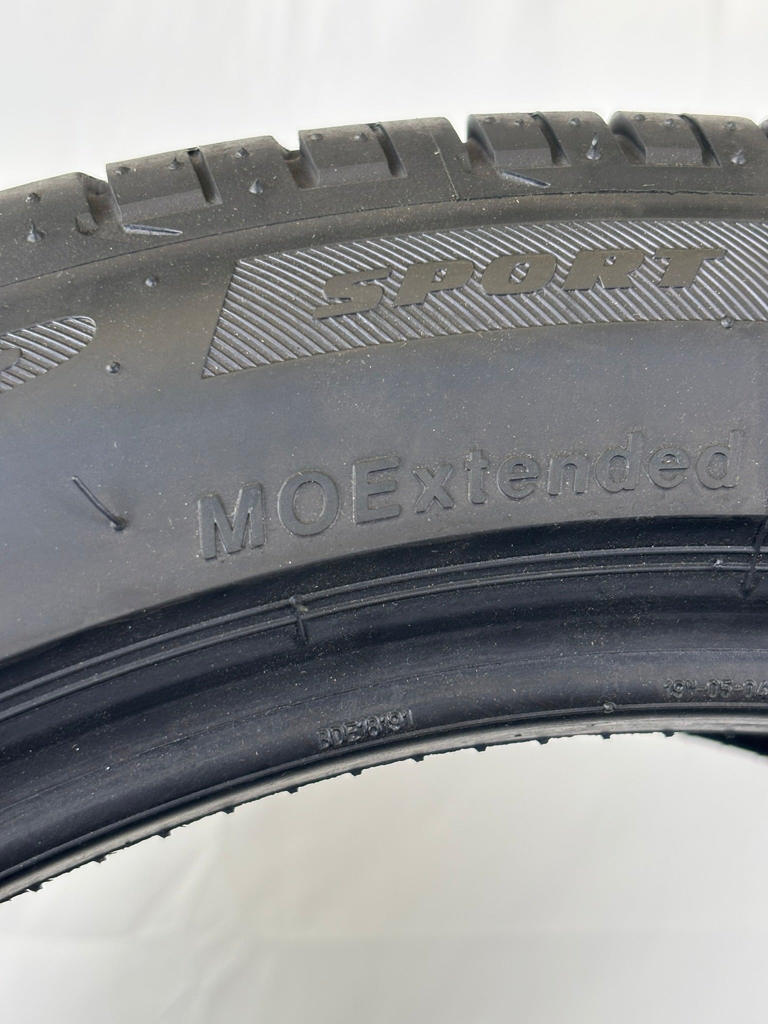 235/45 R19 95V Bridgestone Dueler H/P Sport RFT MO