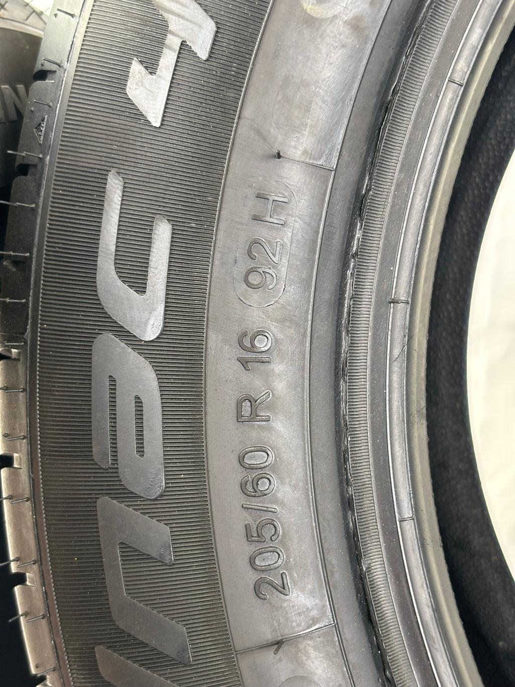 205/60 R16 92H Apollo Alnac 4G