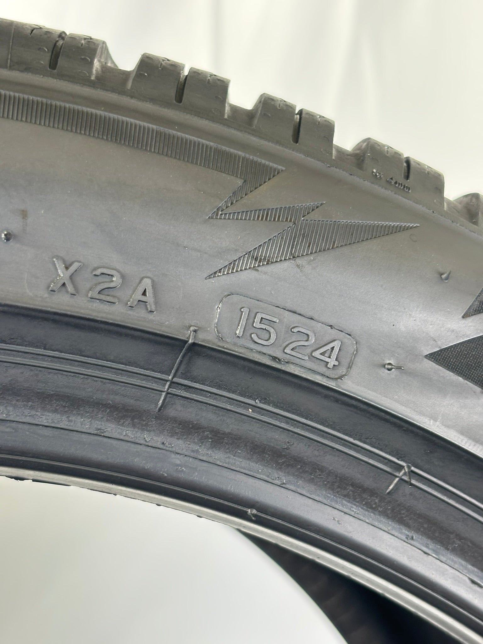 285/40 R21 109V XL Bridgestone Blizzak LM005