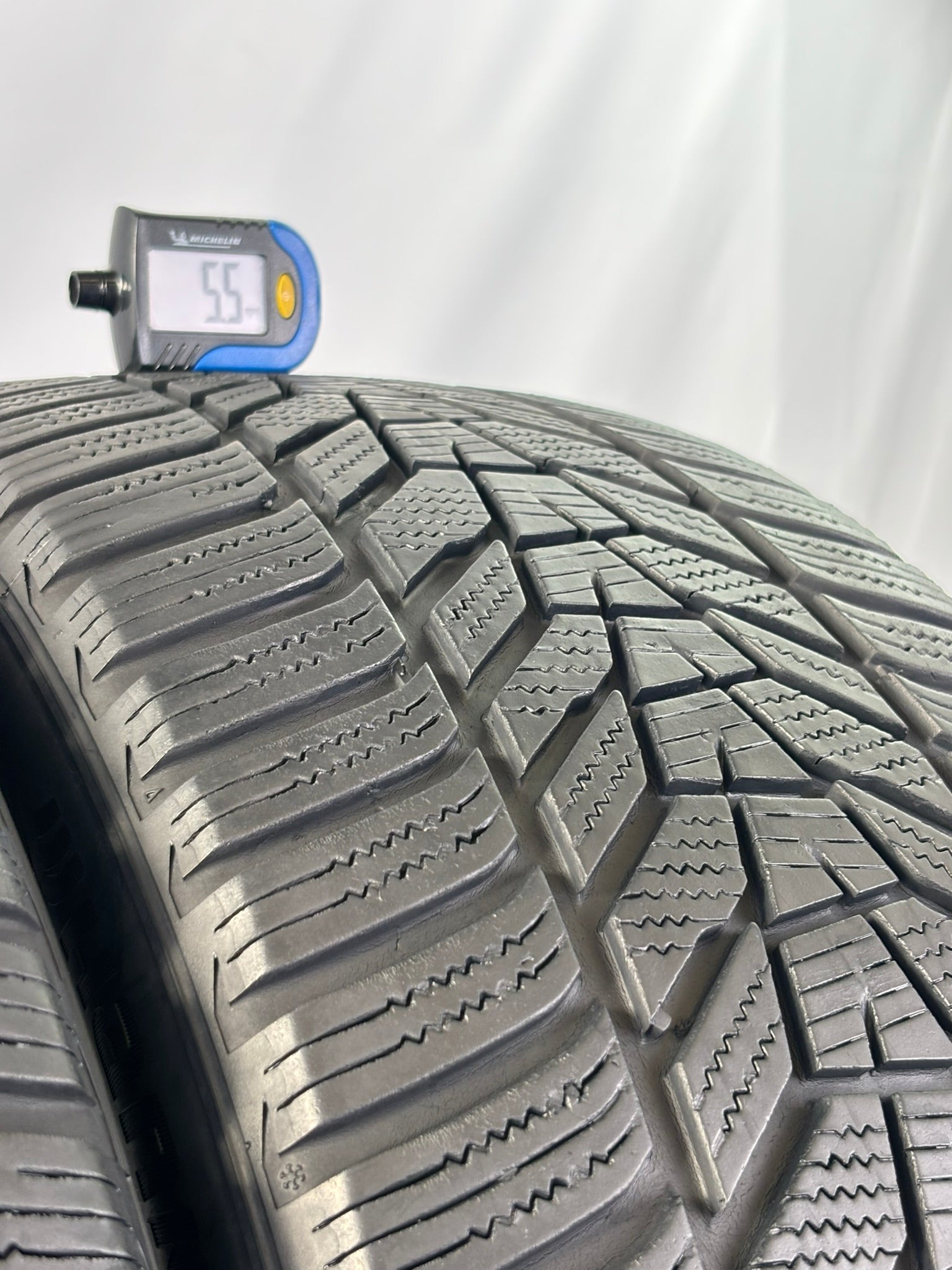 245/45 R19 102V Hankook Winter I*cept Evo3 M+S