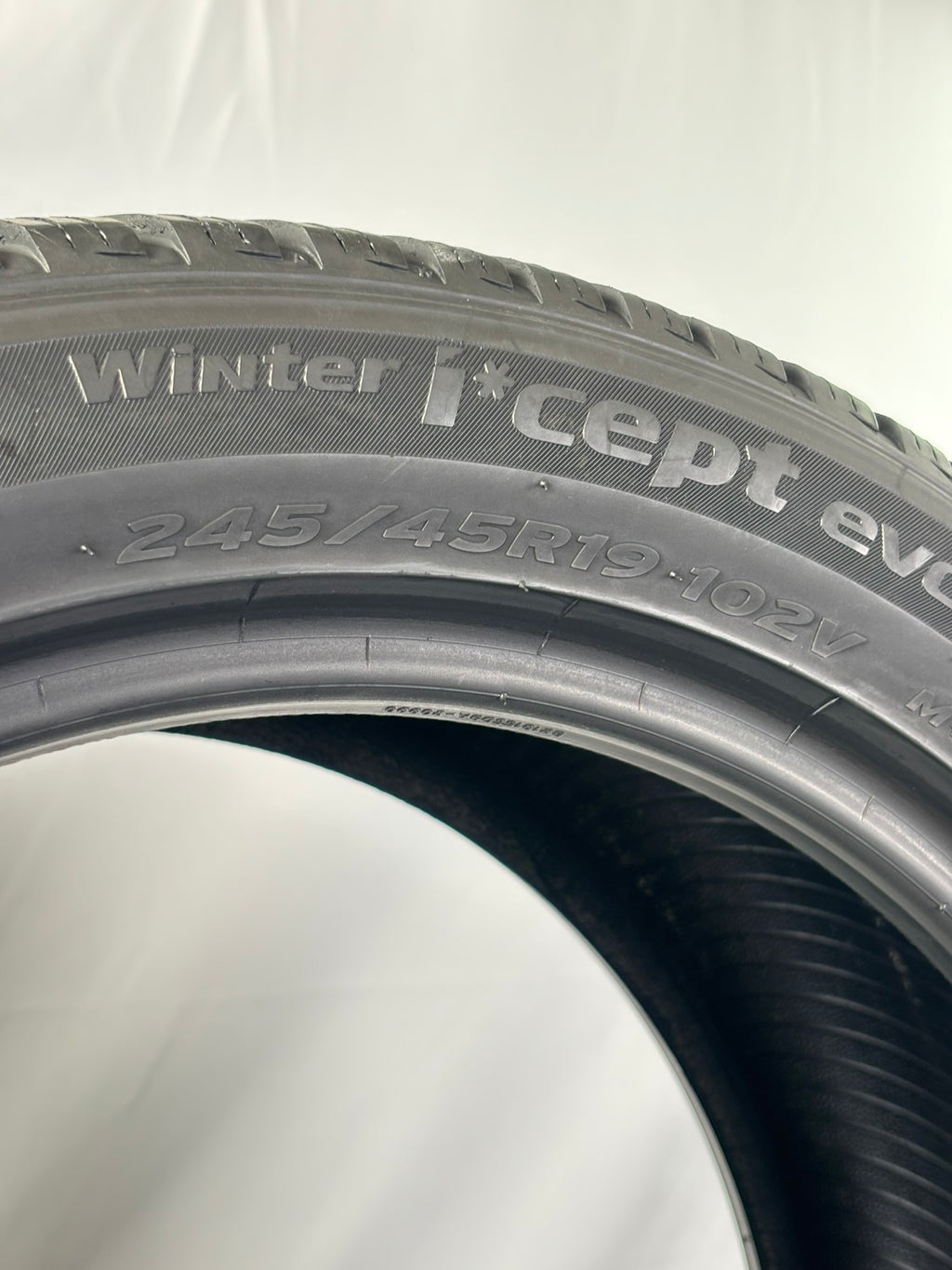 245/45 R19 102V Hankook Winter I*cept Evo3 M+S