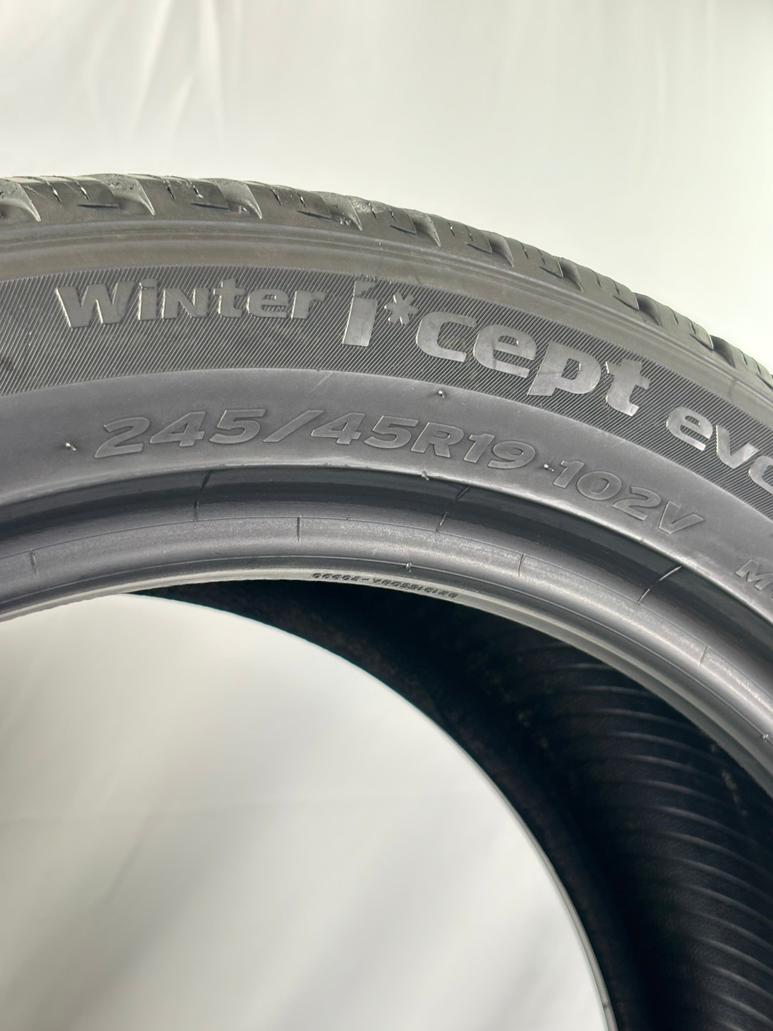 245/45 R19 102V Hankook Winter I*cept Evo3 M+S