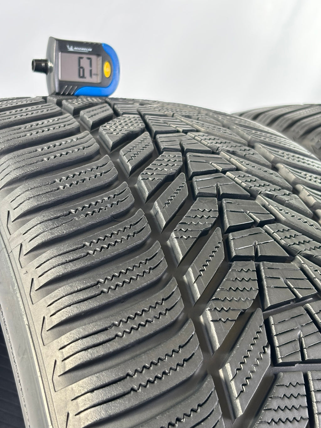255/35 R20 97W Hankook I*cept 3 M+S