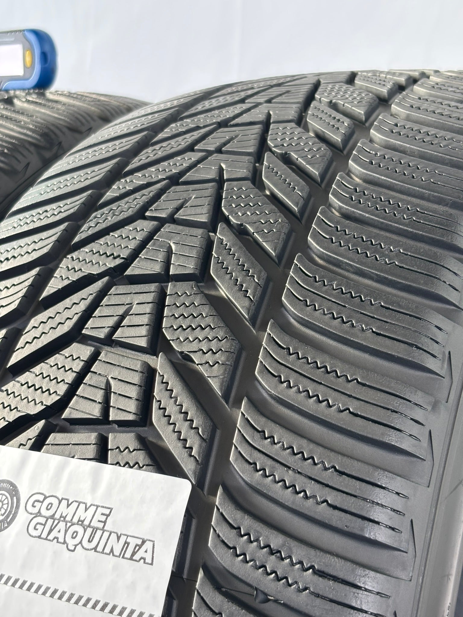 255/35 R20 97W Hankook I*cept 3 M+S