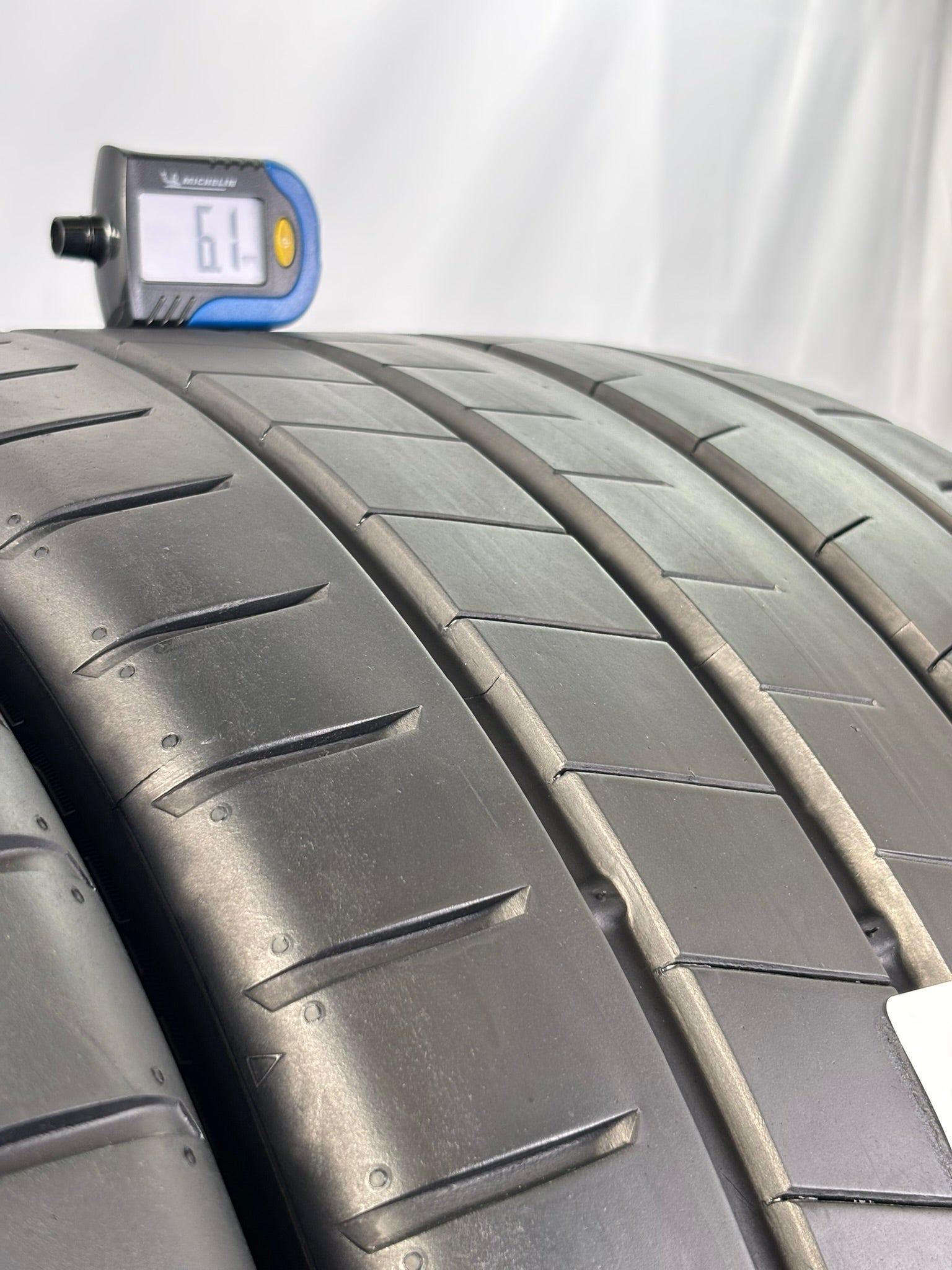 285/30 R19 98Y Kumho Ecsta Ps91
