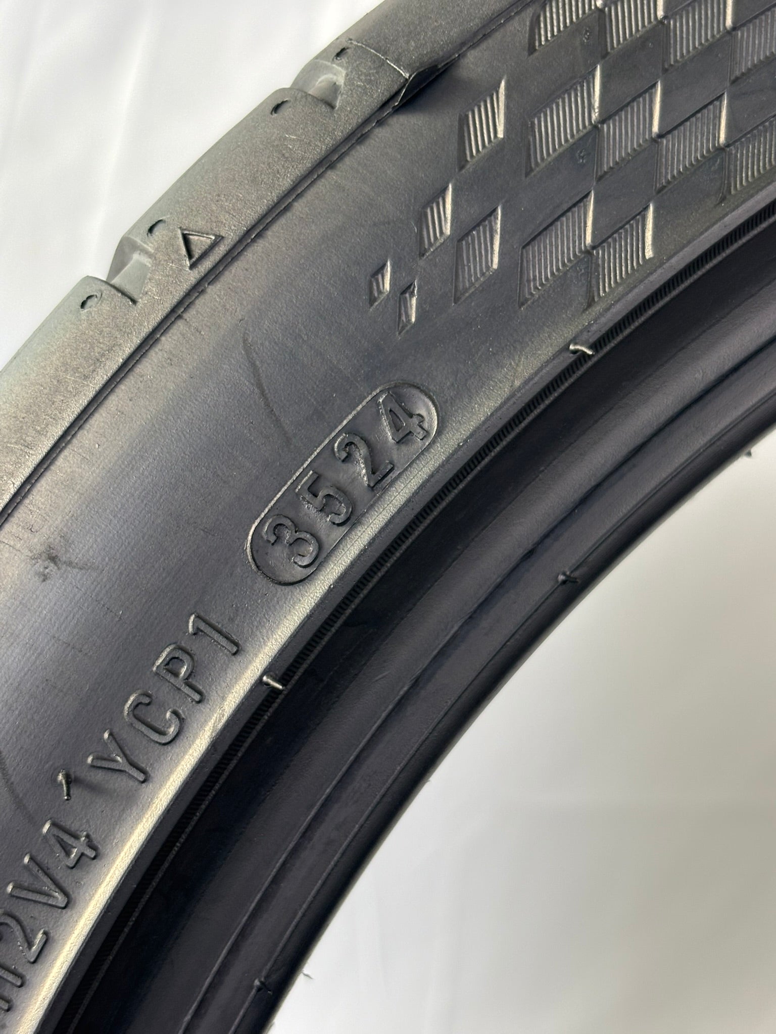 285/30 R19 98Y Kumho Ecsta Ps91