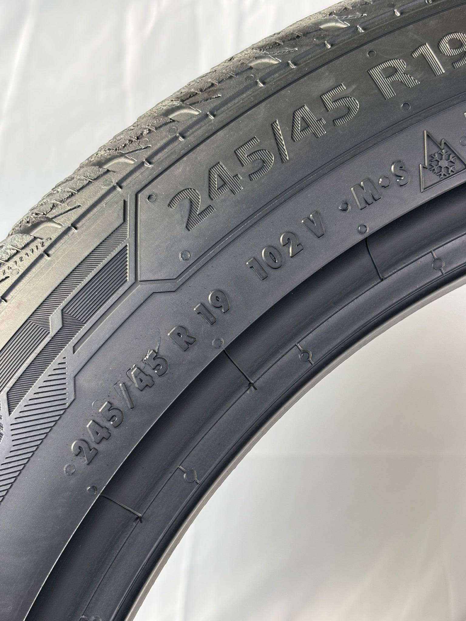 245/45 R19 102V XL Barum Polaris 5 M+S