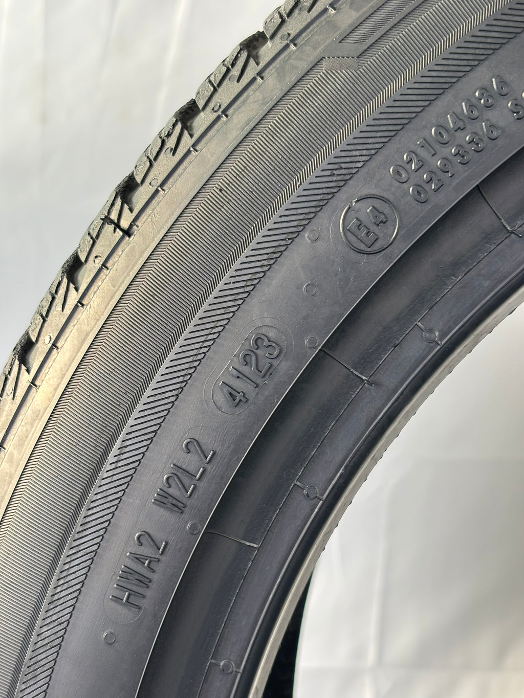 245/45 R19 102V XL Barum Polaris 5 M+S