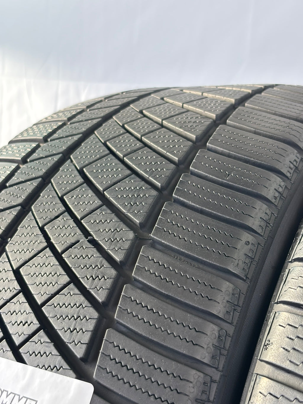 255/40 R18 99V XL Continental ContiWinter Contact