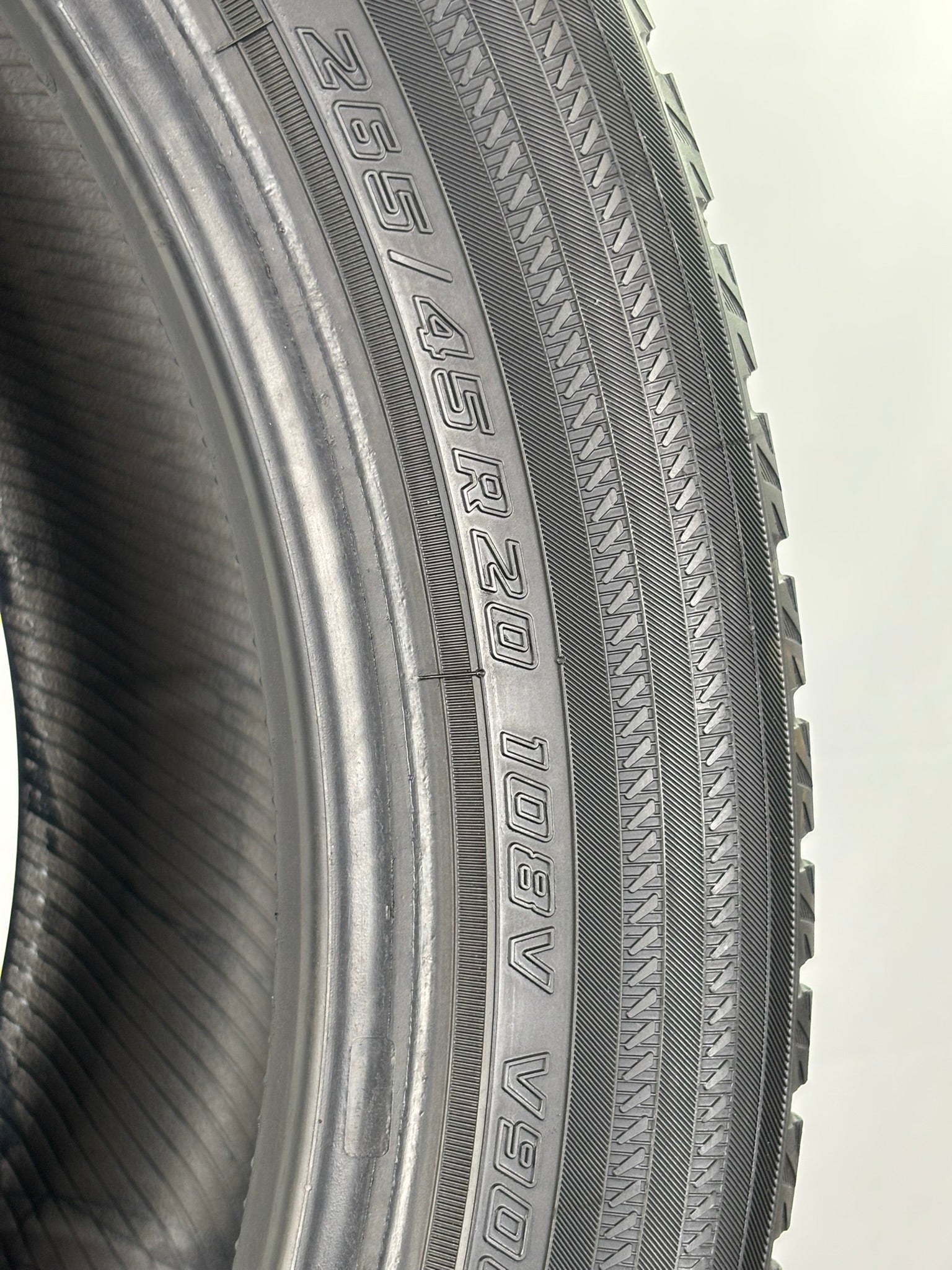 265/45 R20 108V XL Yokohama Bluearth M+S