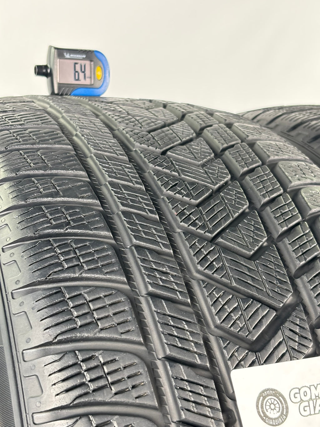 275/35 R22 104V Pirelli Scorpion Winter M+S