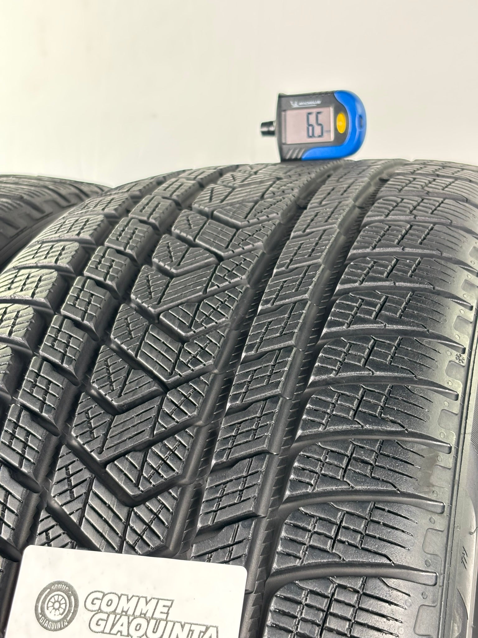 275/35 R22 104V Pirelli Scorpion Winter M+S