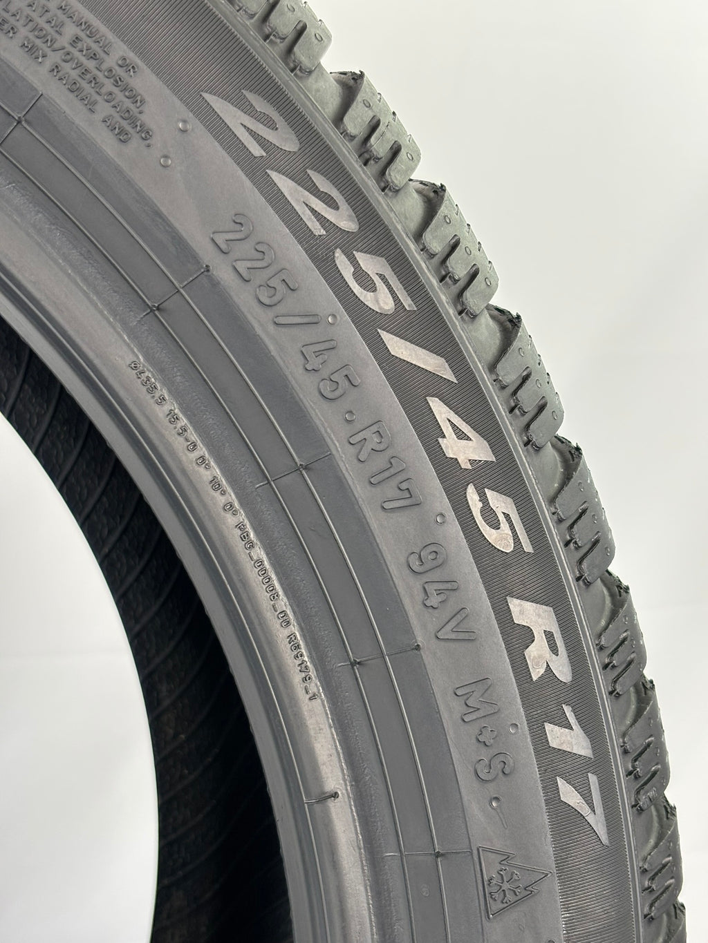 225/45 R17 94V Pirelli Cinturato Winter2
