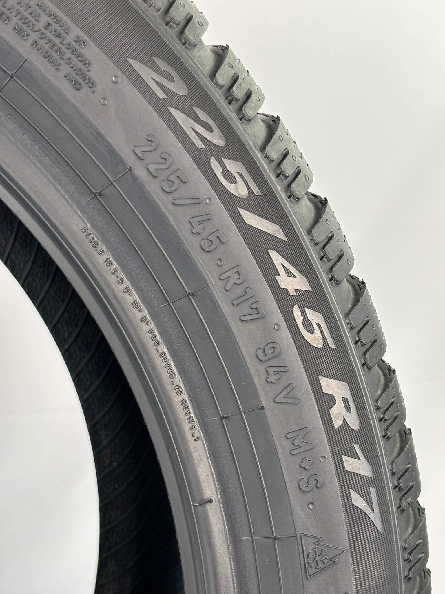 225/45 R17 94V Pirelli Cinturato Winter2