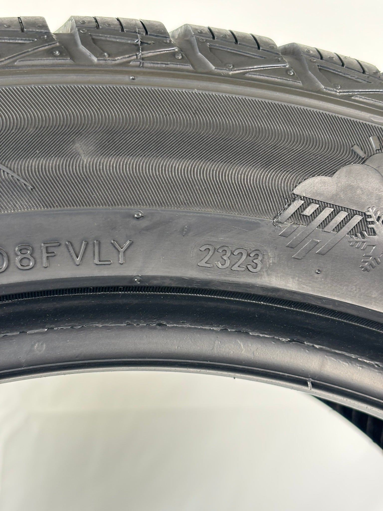 225/50 R17 98V XL Roadx All Season M+S
