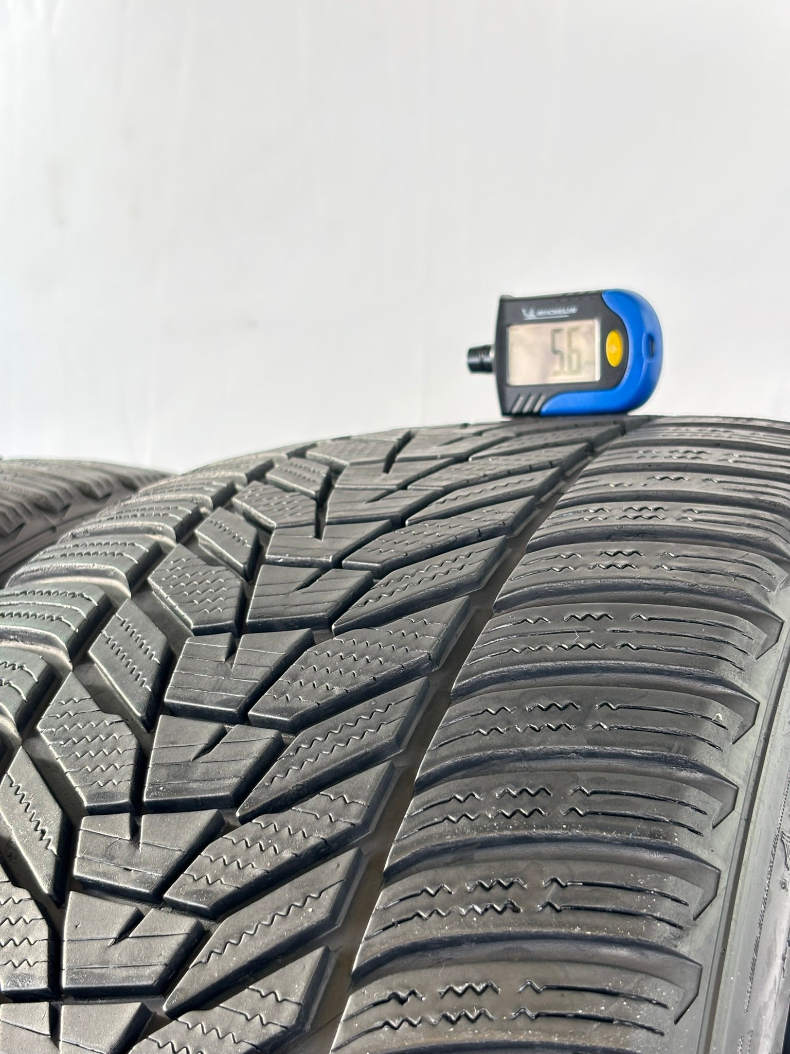 265/35 R22 102W Hankook Winter I*cept evo3 X M+S