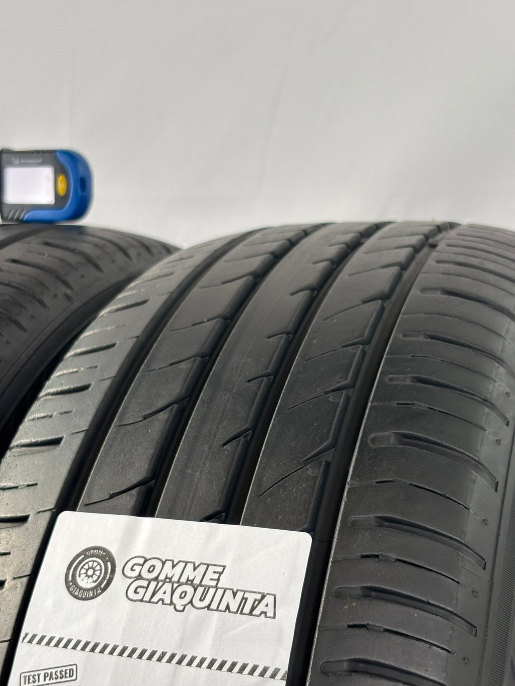 215/50 R17 95W XL Medallion Cst Md-A7