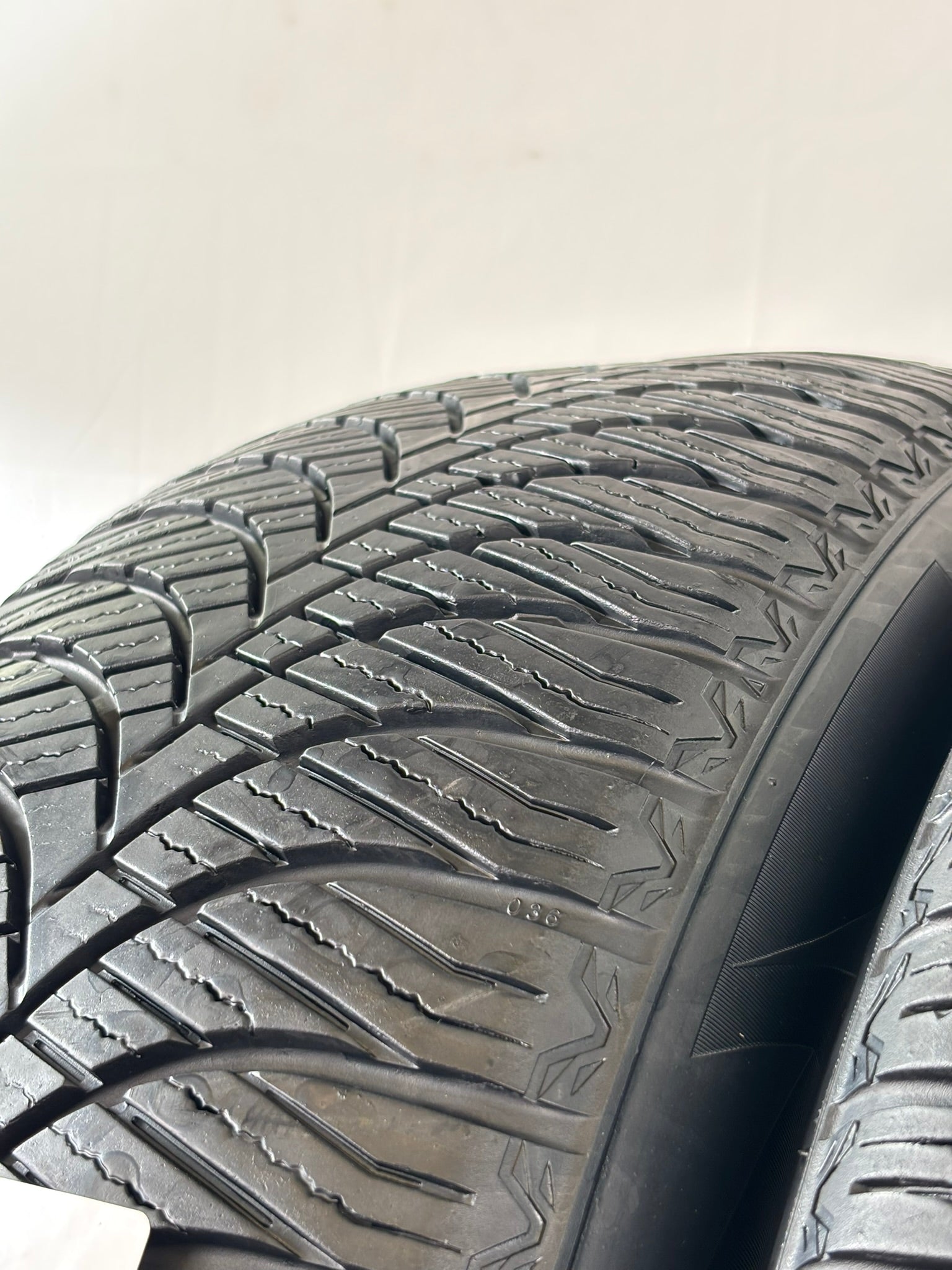 235 60 R17 102V Arisun 4Stagioni M+S