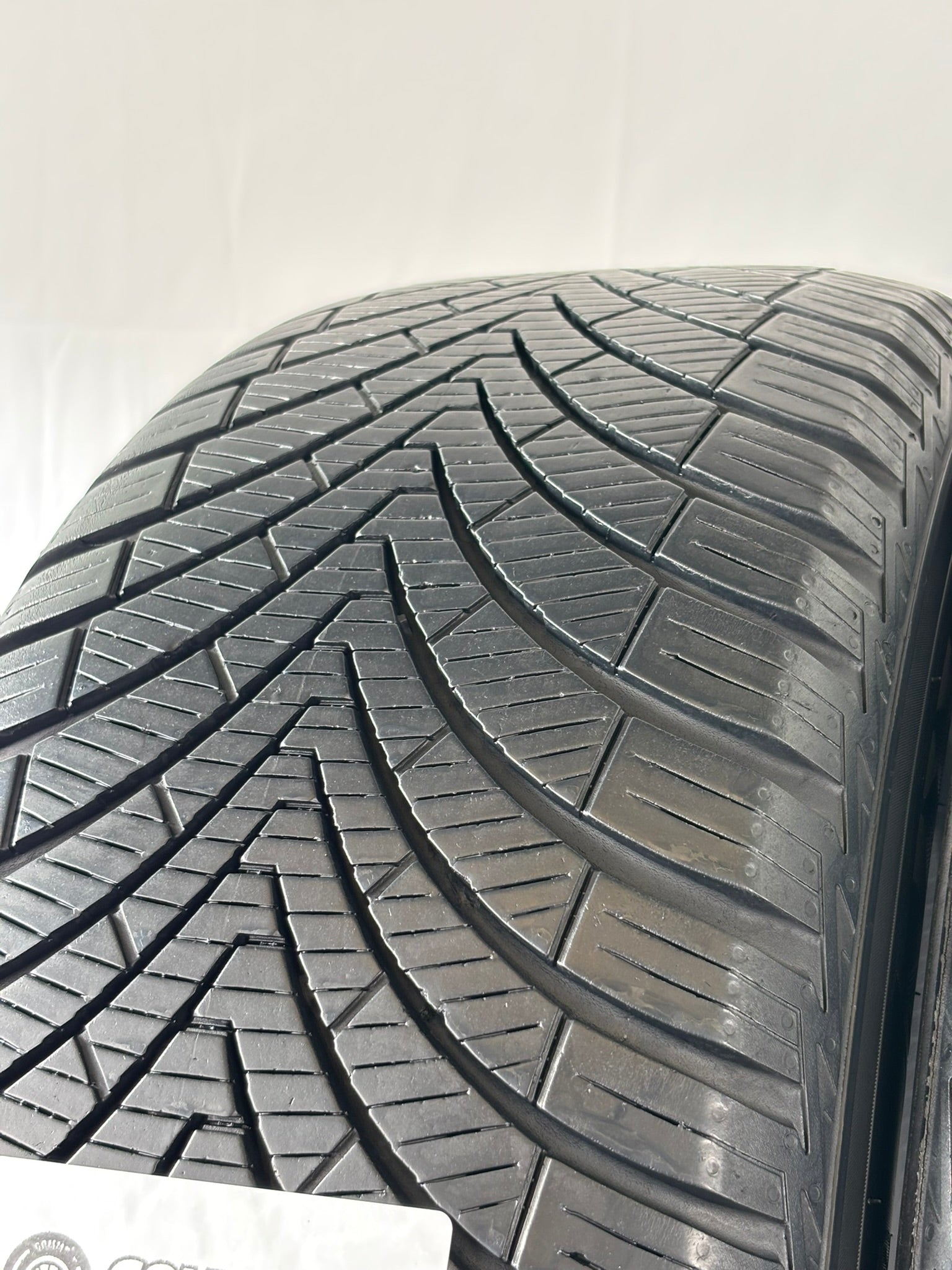 235 55 R17 103V Kumho 4Stagioni M+S