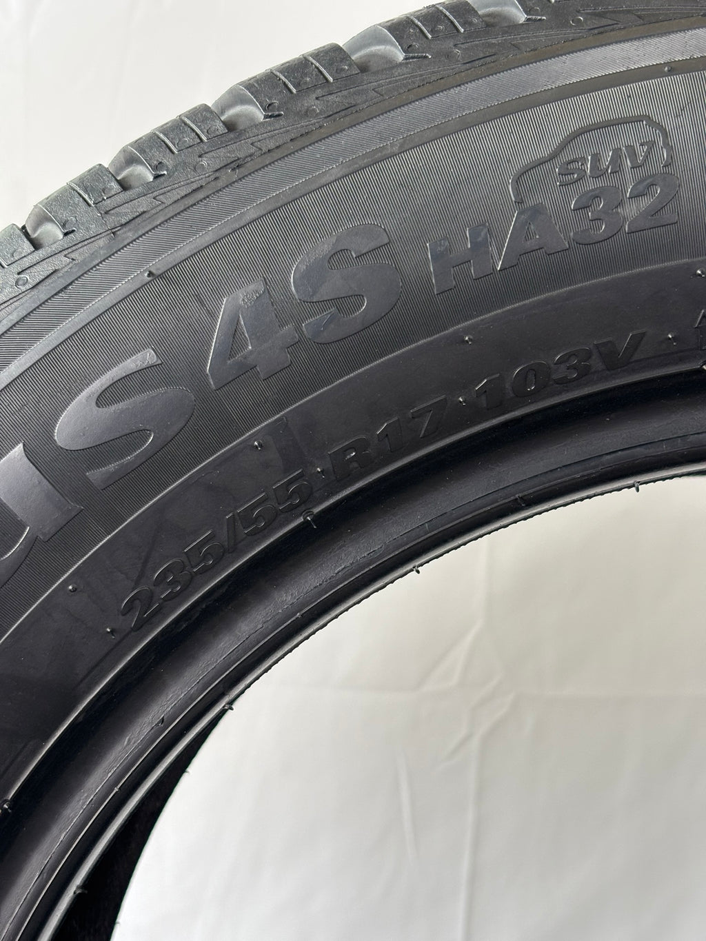 235 55 R17 103V Kumho 4Stagioni M+S