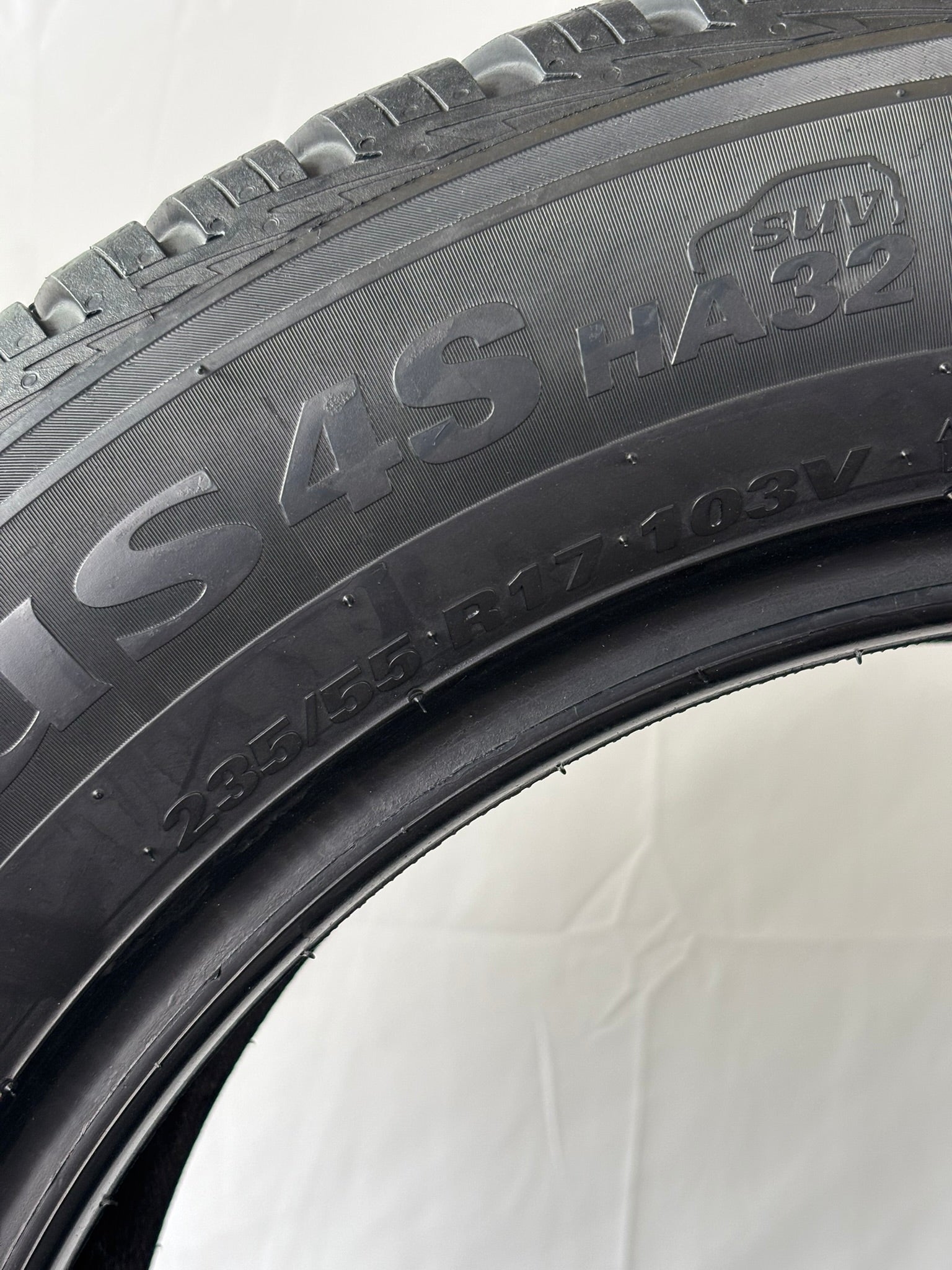 235 55 R17 103V Kumho 4Stagioni M+S