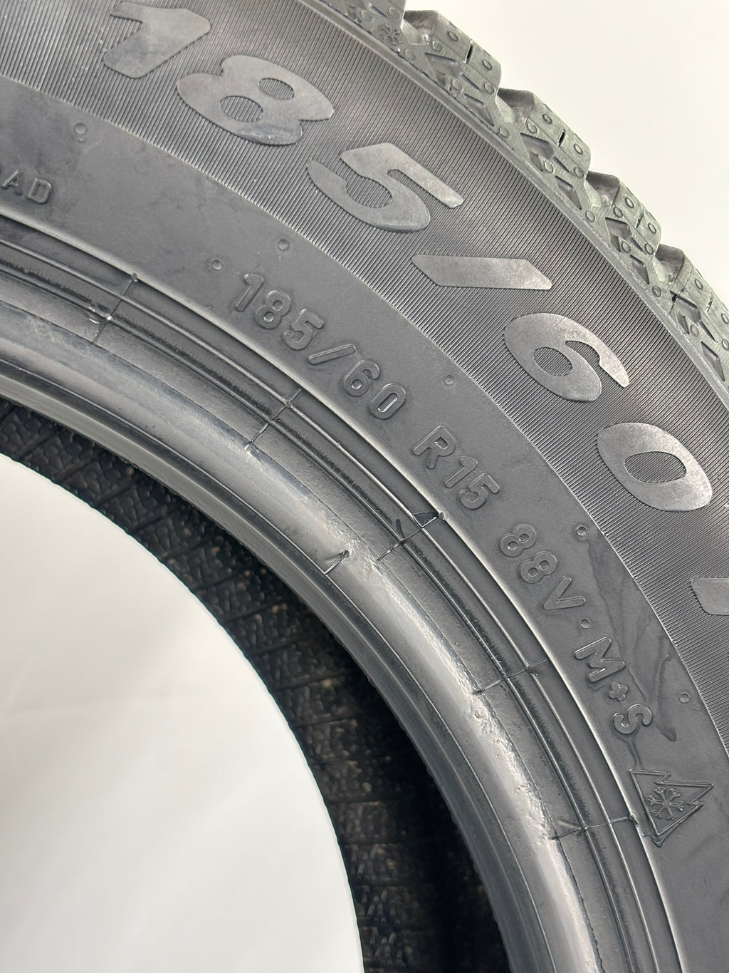 185 60 15 88V Pirelli All Season Cinturato M+S