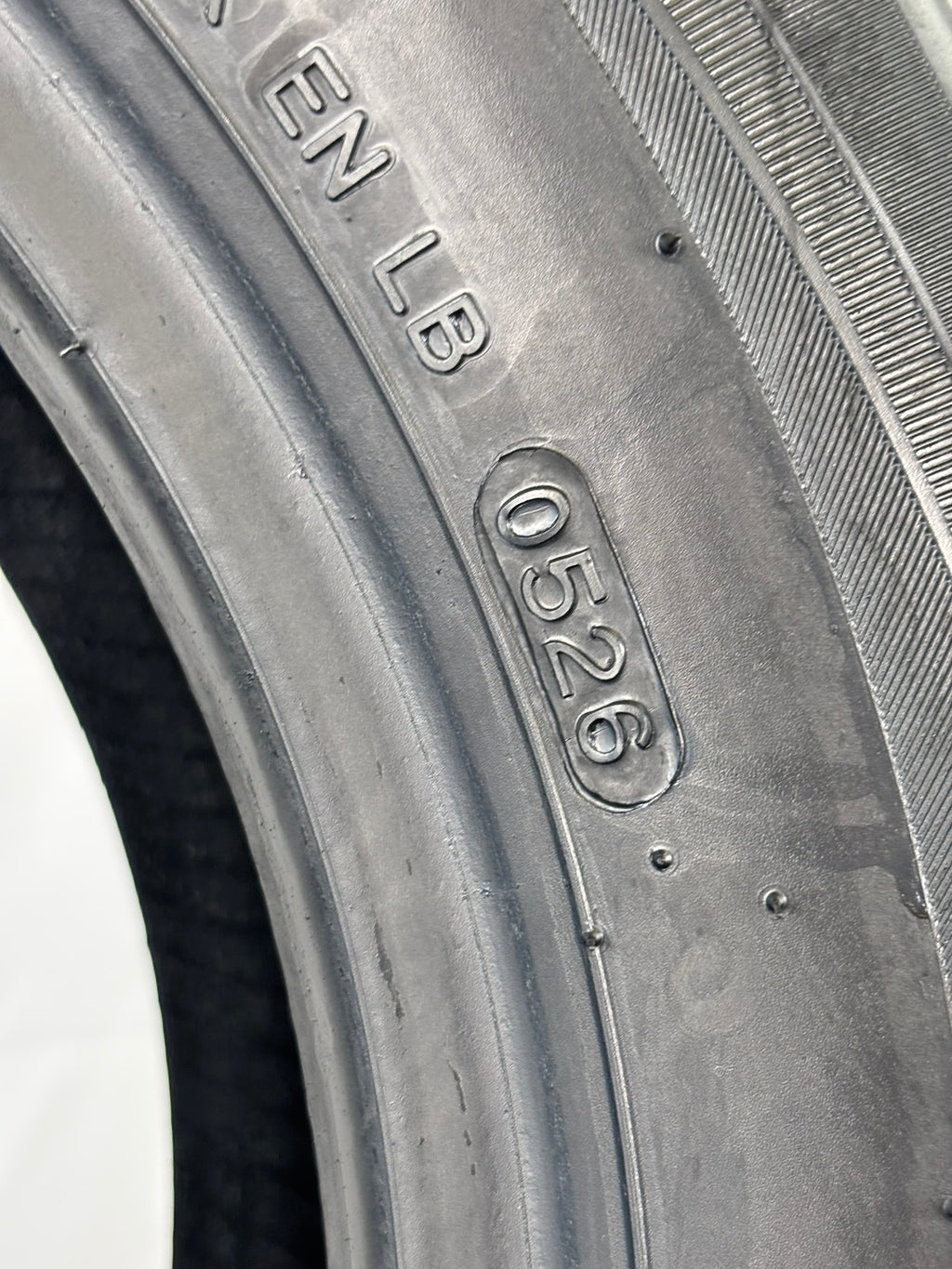 175 65 R14 82H Laufenn